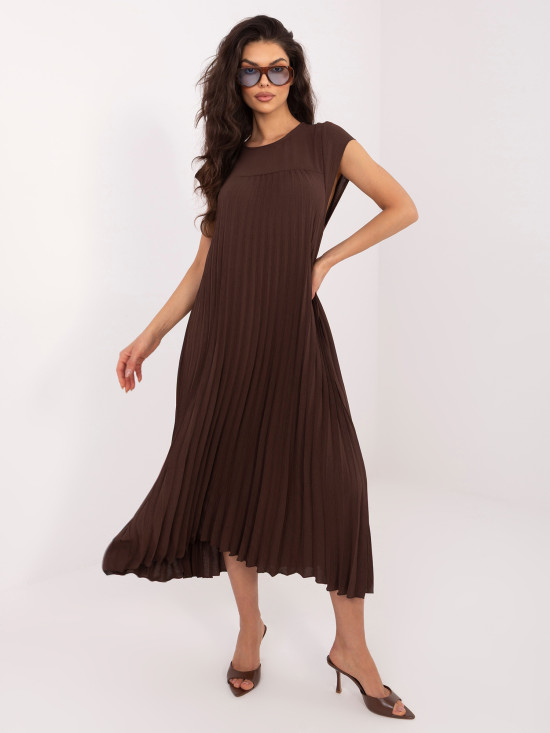 Hnědé midi koktejlové šaty bez rukávů