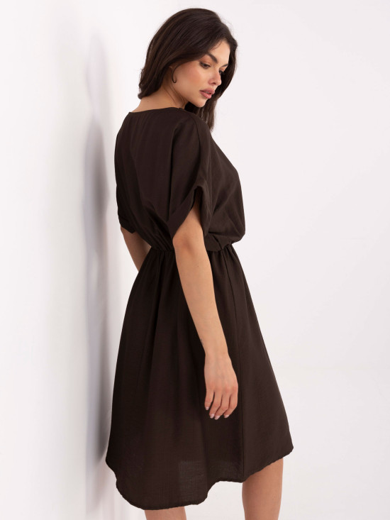 Hnědé letní šaty s krátkým rukávem