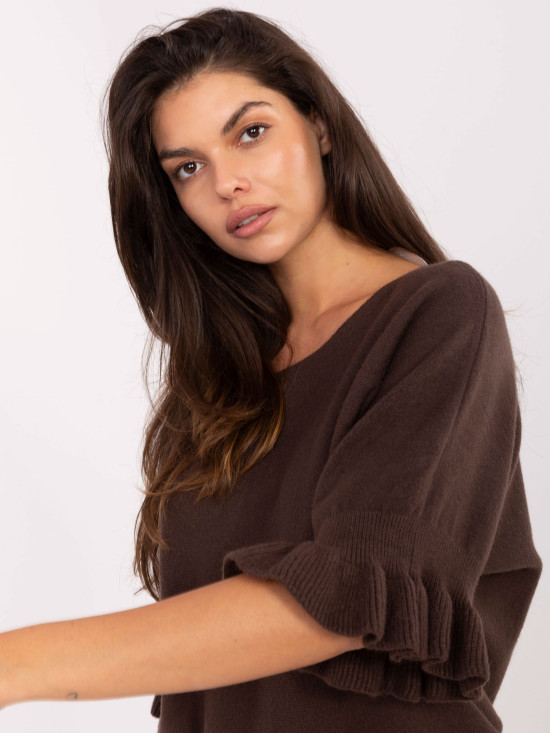 Elegantní hnědý svetr s 3/4 rukávy