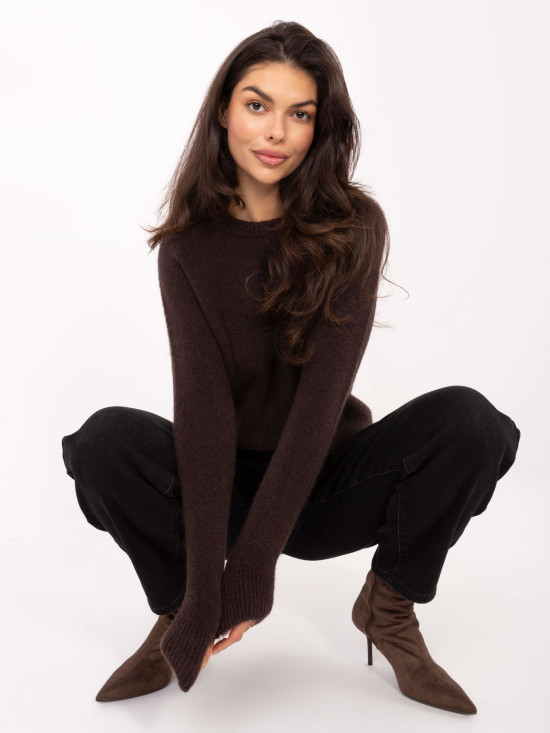 Hnědý alpakový svetr s kulatým výstřihem