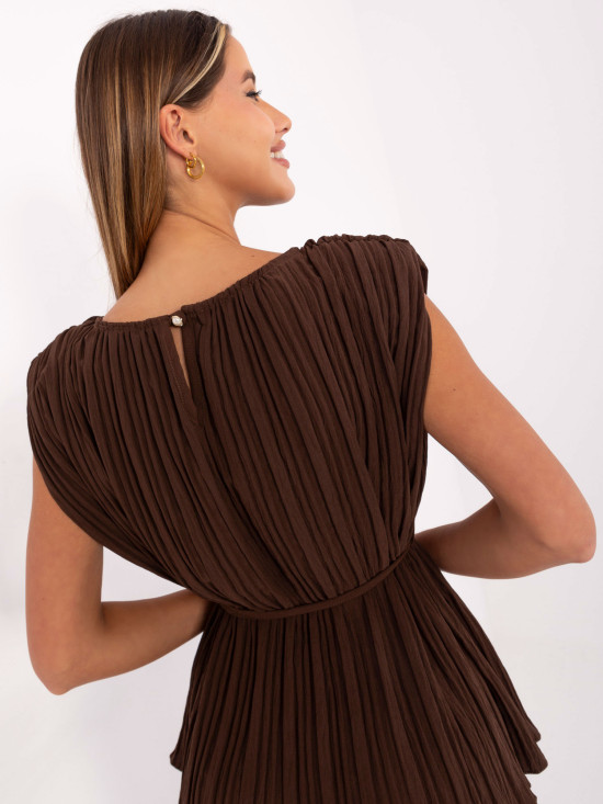 Elegantní komplet v tmavě hnědé barvě