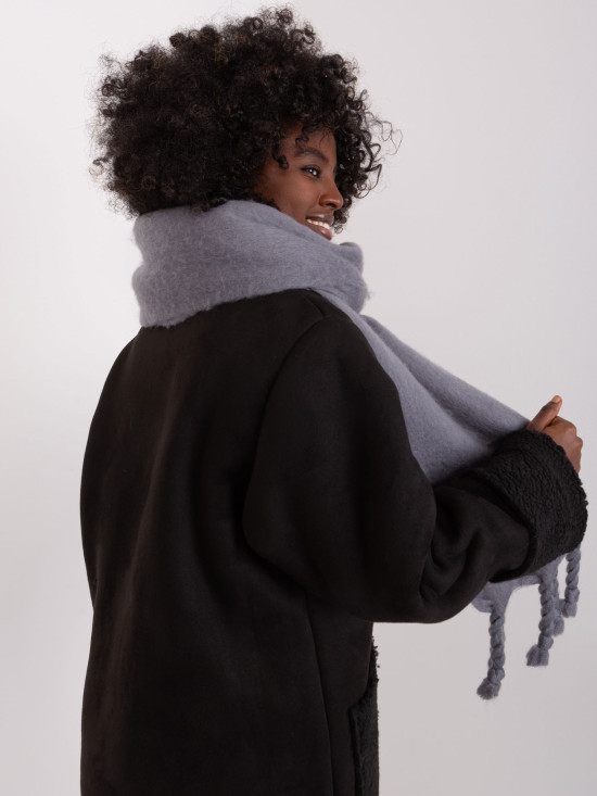 Elegantní šála v tmavě šedé