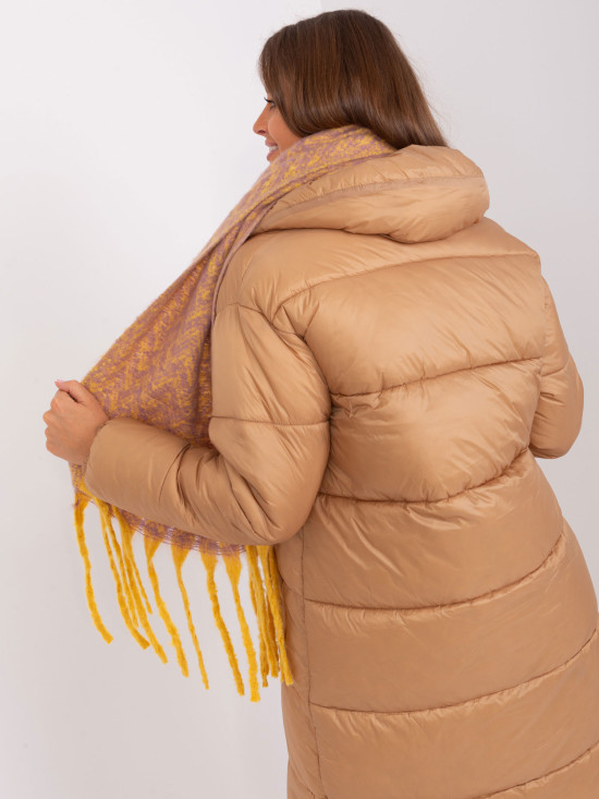 Zimní šála v geometrickém vzoru