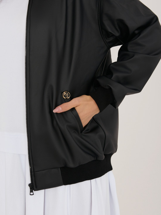 Černá přechodná bunda z eko kůže se stojáčkem