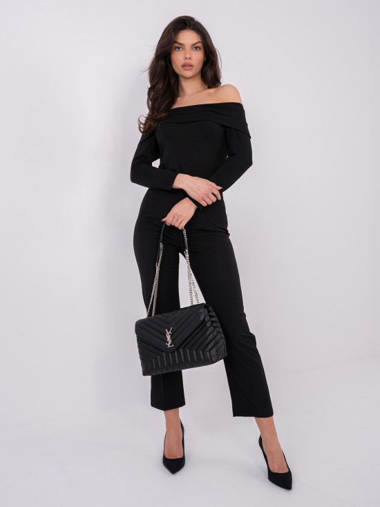 Černá halenka s odhalenými rameny a 3/4 rukávy