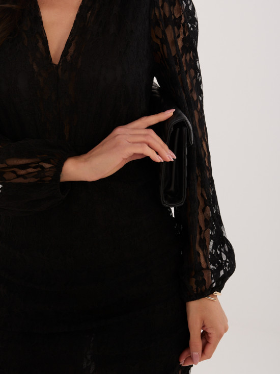 Černé mini koktejlové šaty s krajkou a nabíranými rukávy