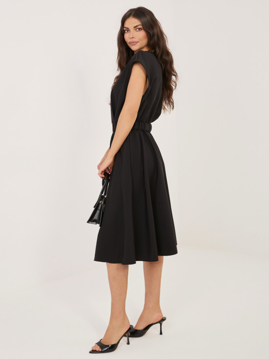 Černé rozšířené midi šaty s páskem