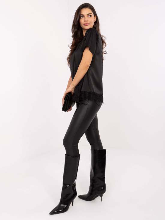 Černá elegantní halenka s krajkou