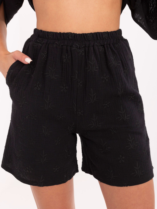 Elegantní černý komplet s krátkým rukávem