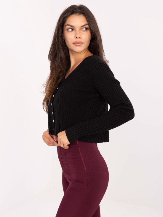 Elegantní černý svetr s V-výstřihem