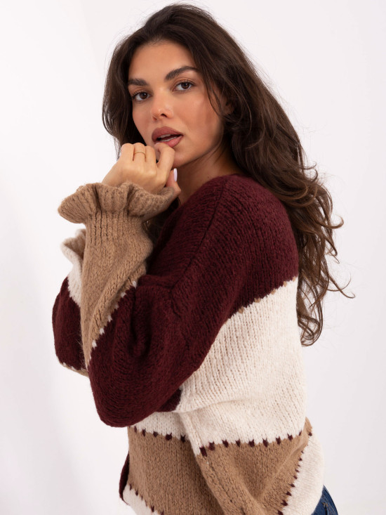 Bordó pruhovaný svetr s volánem a výstřihem do V