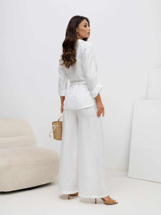 Elegantní komplet košile a kalhoty v bílé barvě