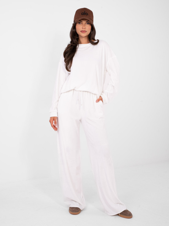 Dámská souprava ecru s dlouhým rukávem a ozdobnými detaily