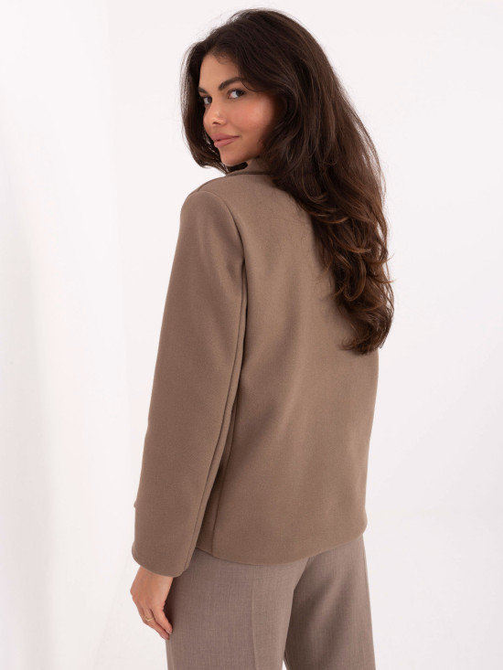 Krátký elegantní přechodový kabát v tmavě béžové barvě