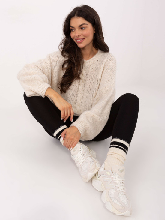 Béžový svetr s kulatým výstřihem a texturovaným vzorem