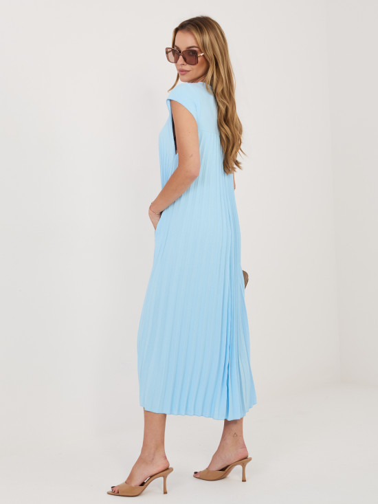 Světle modré midi koktejlové šaty s kapsami
