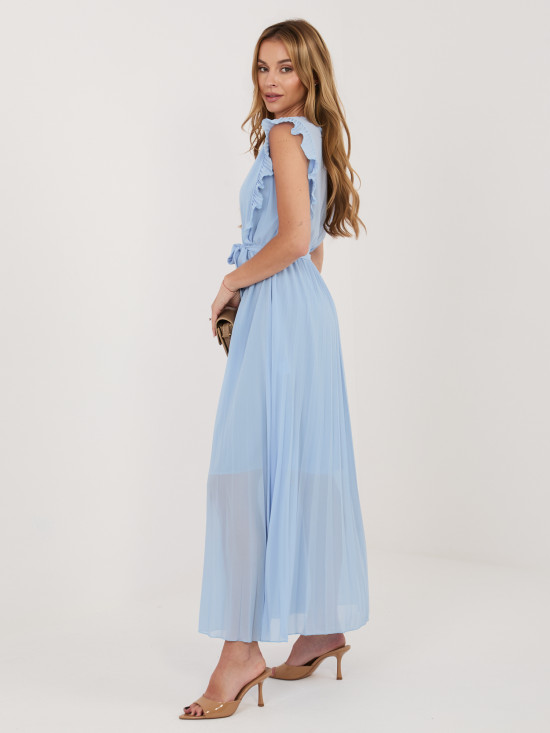 Světle modré rozšířené midi šaty s páskem