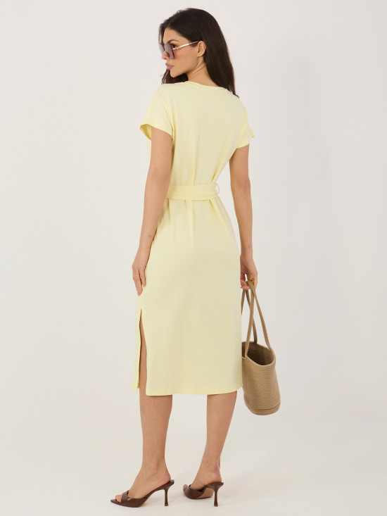 Světle žluté bavlněné letní šaty s páskem