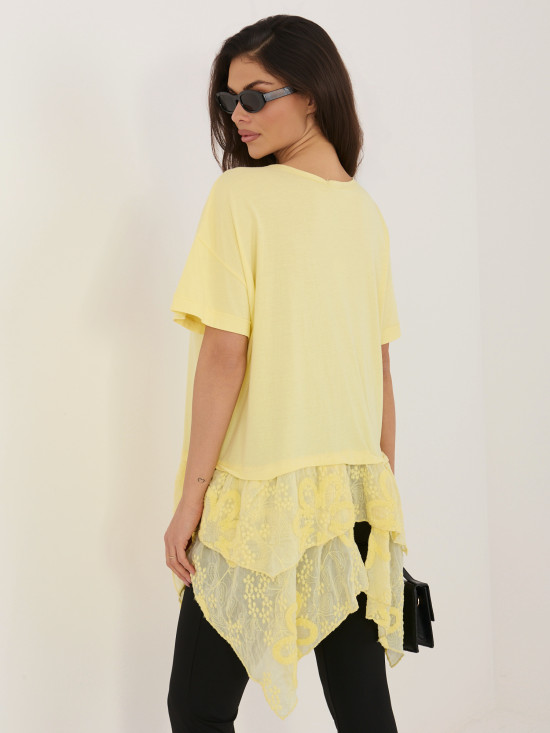 Žlutá bavlněná halenka s volánem a výšivkou