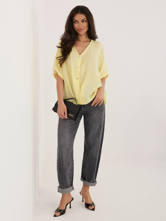Žlutá halenka s V výstřihem a krátkým rukávem