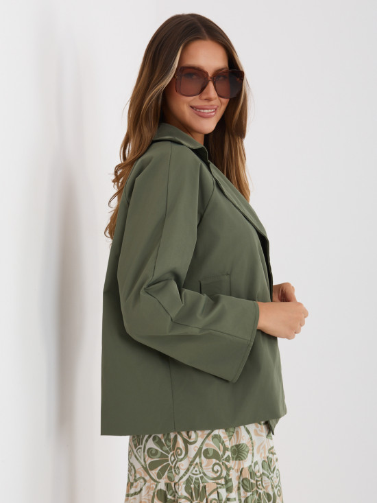 Krátký přechodný kabát v khaki barvě