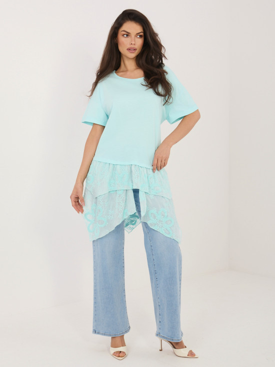 Mátová bavlněná halenka s volánem a výšivkou