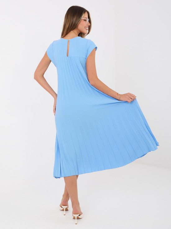 Modré koktejlové midi šaty bez rukávů