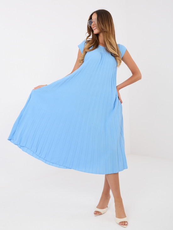 Modré koktejlové midi šaty bez rukávů