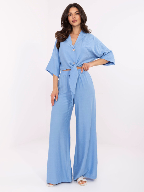 Elegantní modrý komplet