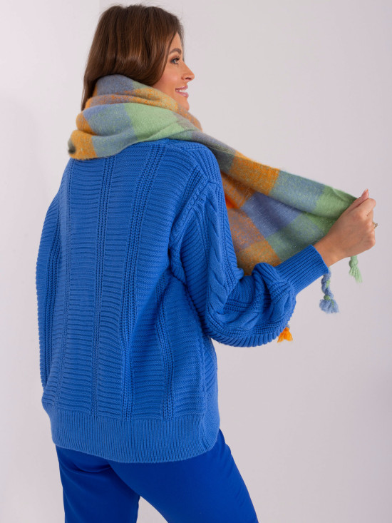 Elegantní oranžová šála s třásněmi