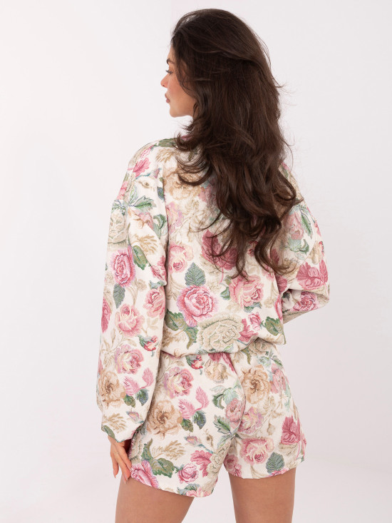 Růžové květinové šortky se širokými kalhotami a páskem