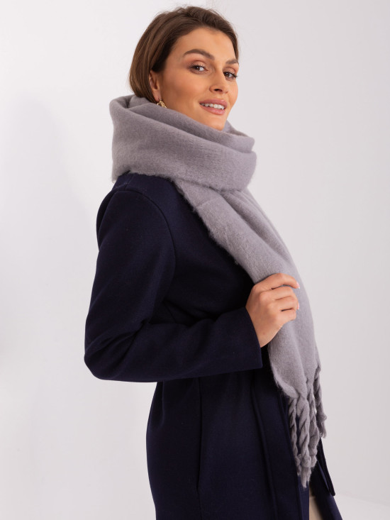 Elegantní šedá šála