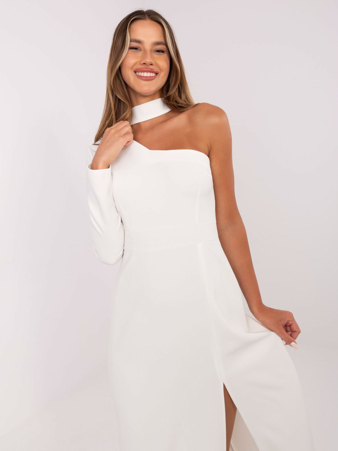 Ecru maxi večerní šaty na jedno rameno