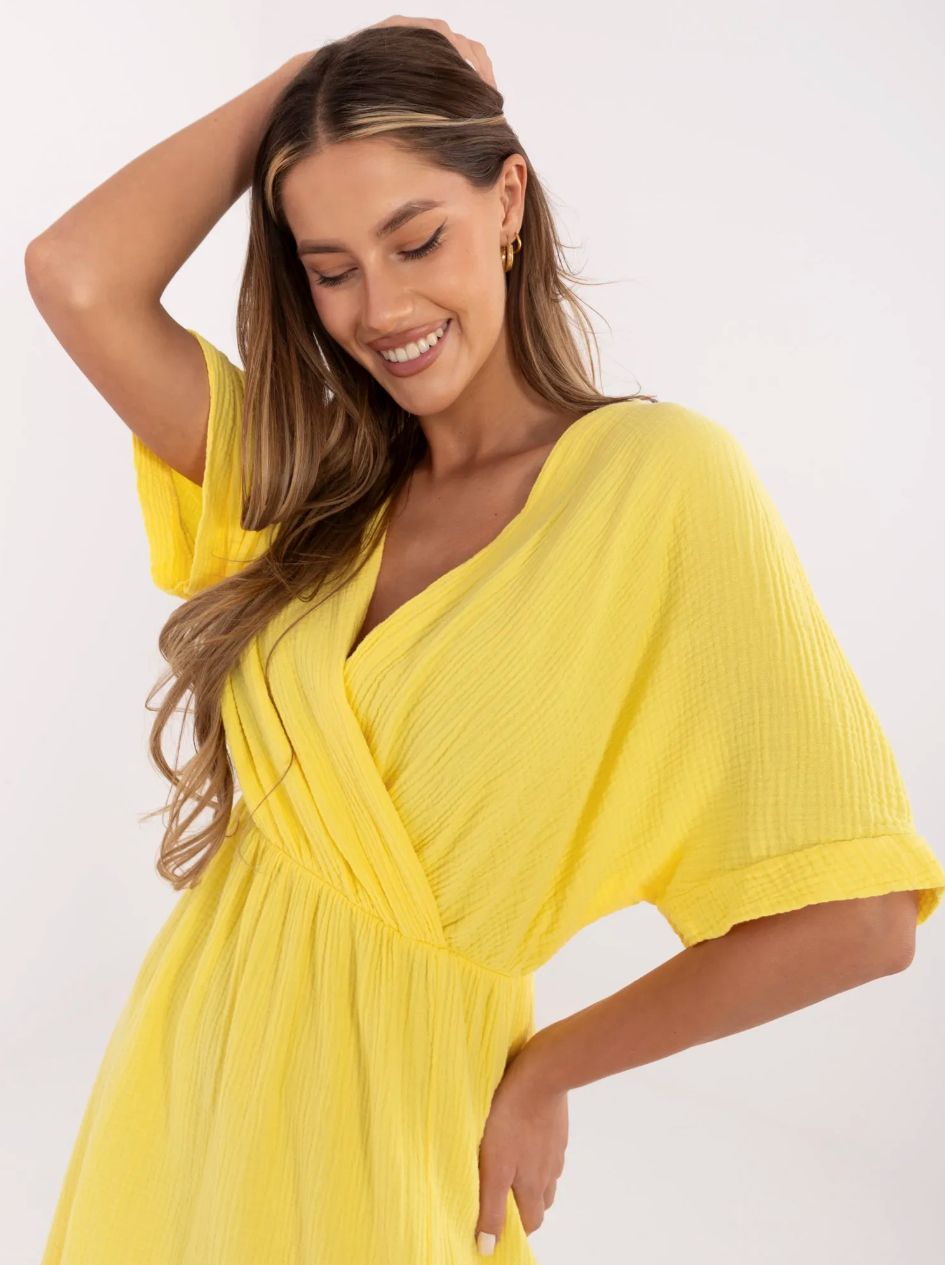 Žluté mušelínové šaty