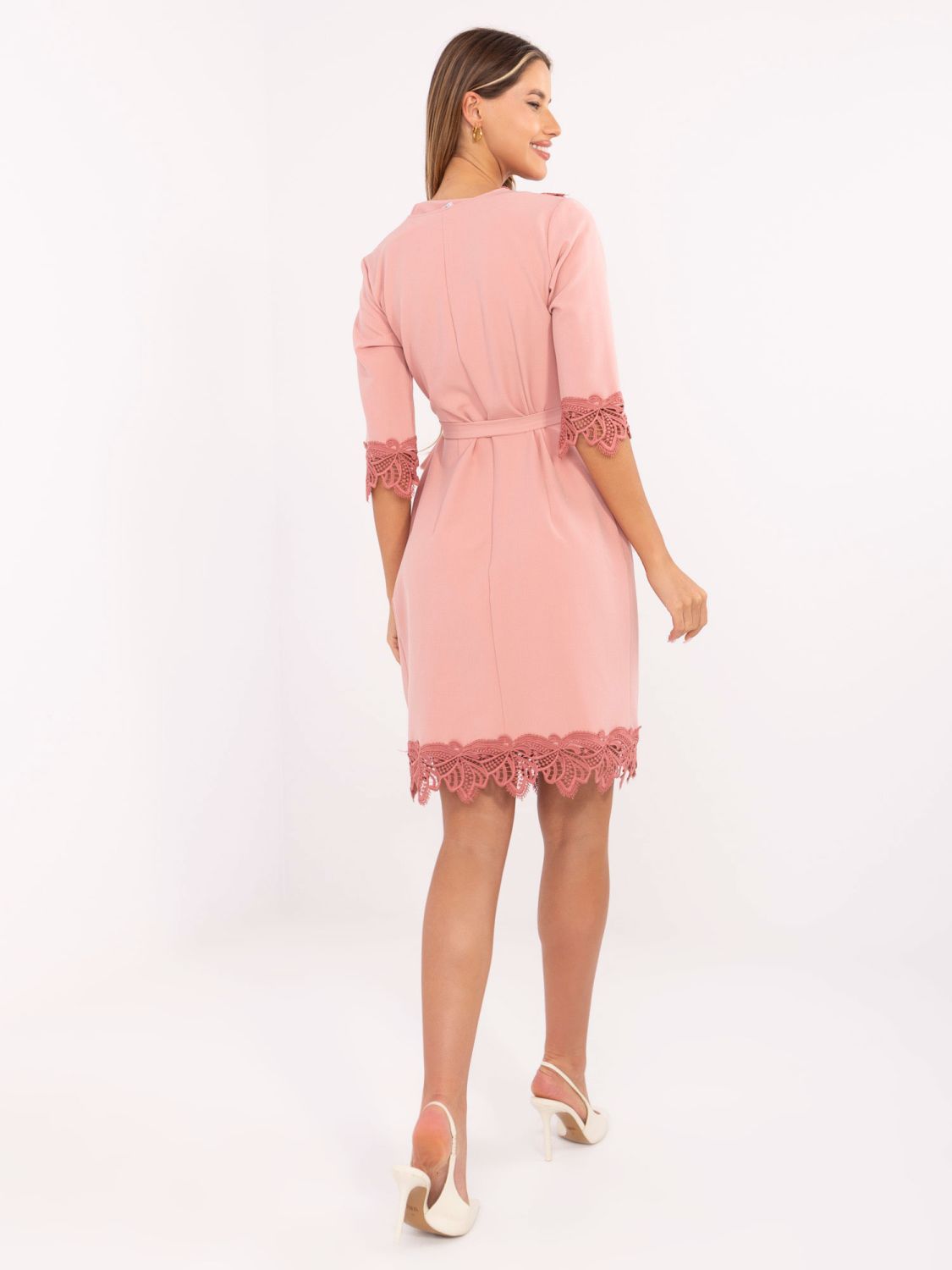 Starorůžové koktejlové šaty s 3/4 rukávem