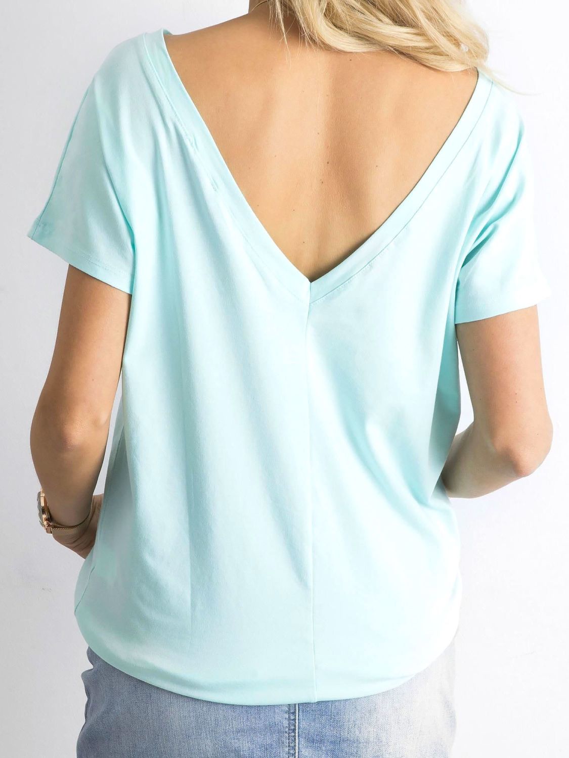 Mátově zelené tričko s výstřihem na zádech Fire