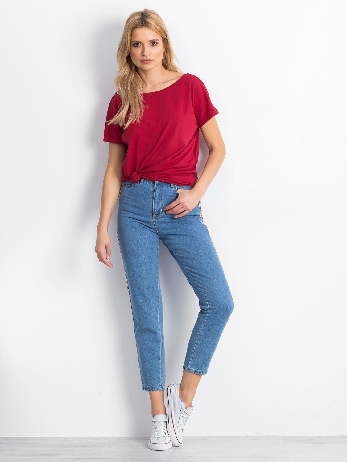 Bordó tričko s výstřihem na zádech