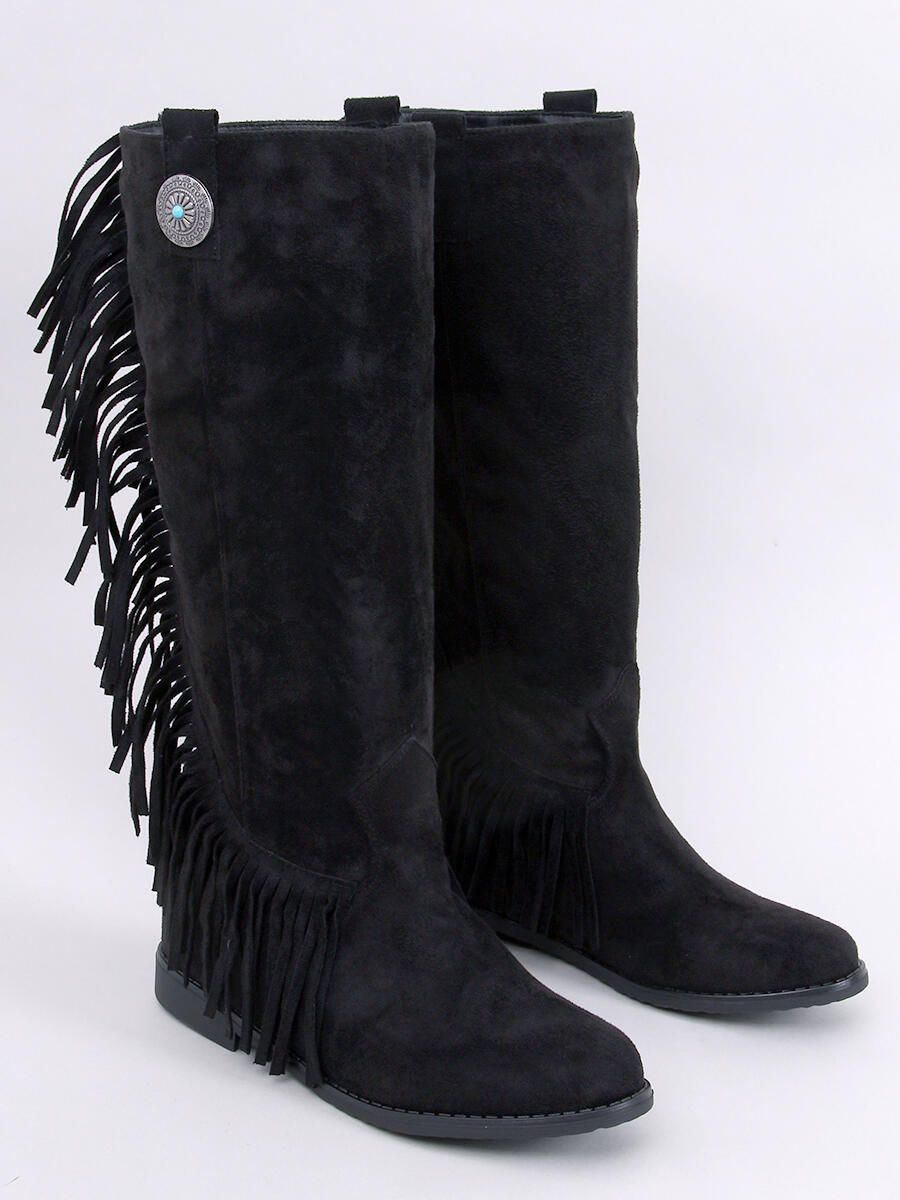 Černé kozačky s třásněmi