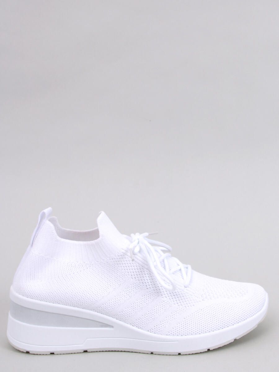 Bílé sportovní tenisky z elastické látky