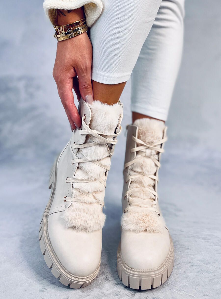 Krémové šněrovací kozačky s kožešinou