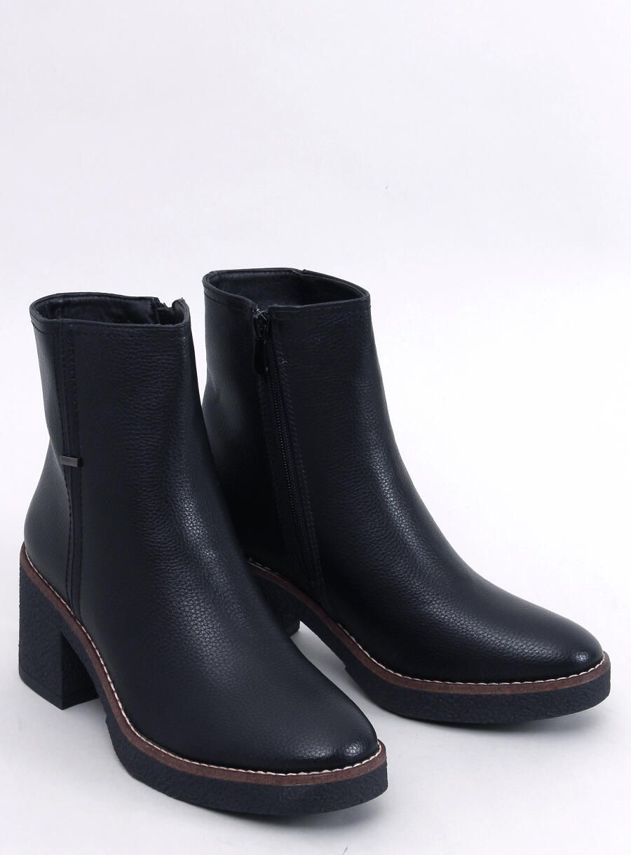 Dámské kozačky na gumovém podpatku černé