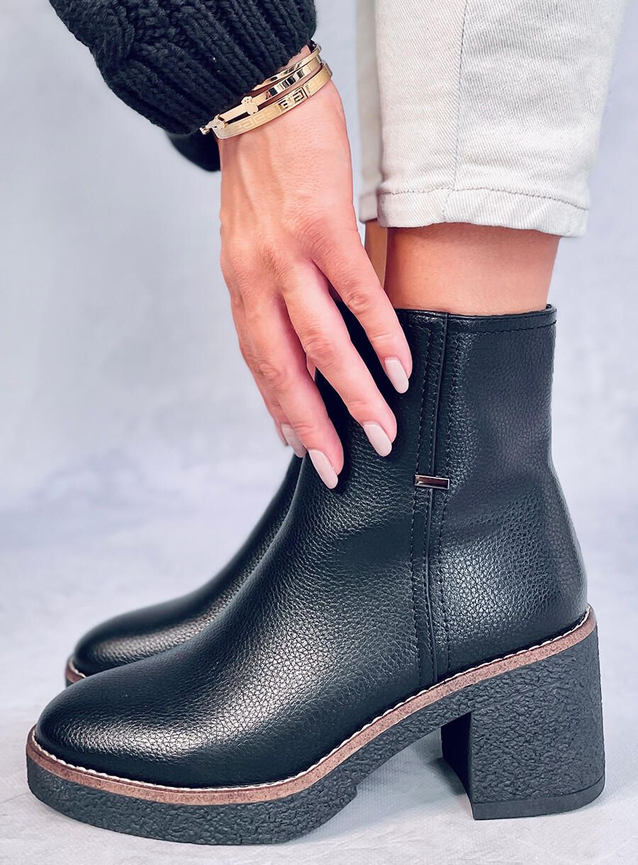 Dámské kozačky na gumovém podpatku černé