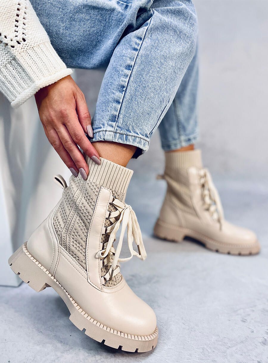 Bežové kotníkové kozačky se svetrovým svrškem