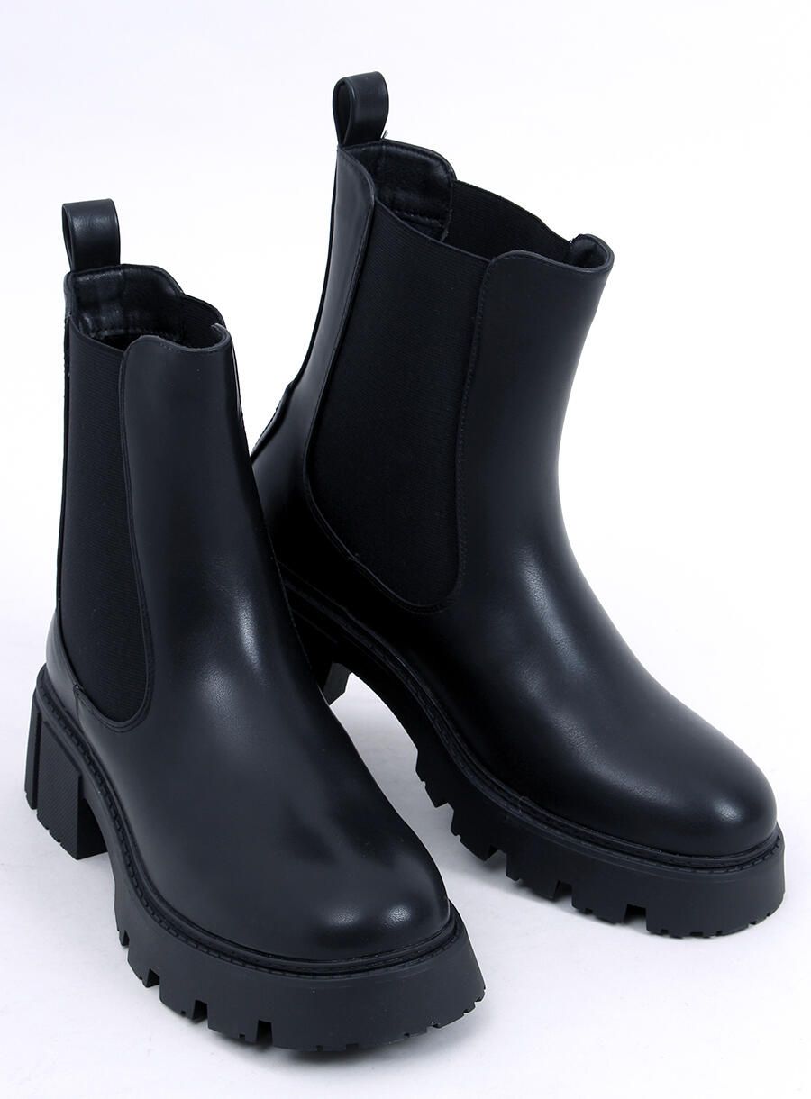 Vyvýšené kotníkové kozačky černé