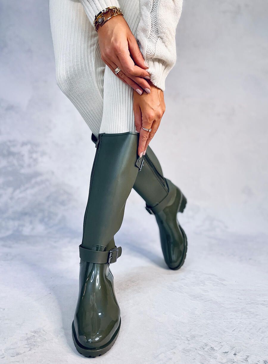 Zelené vysoké holínky