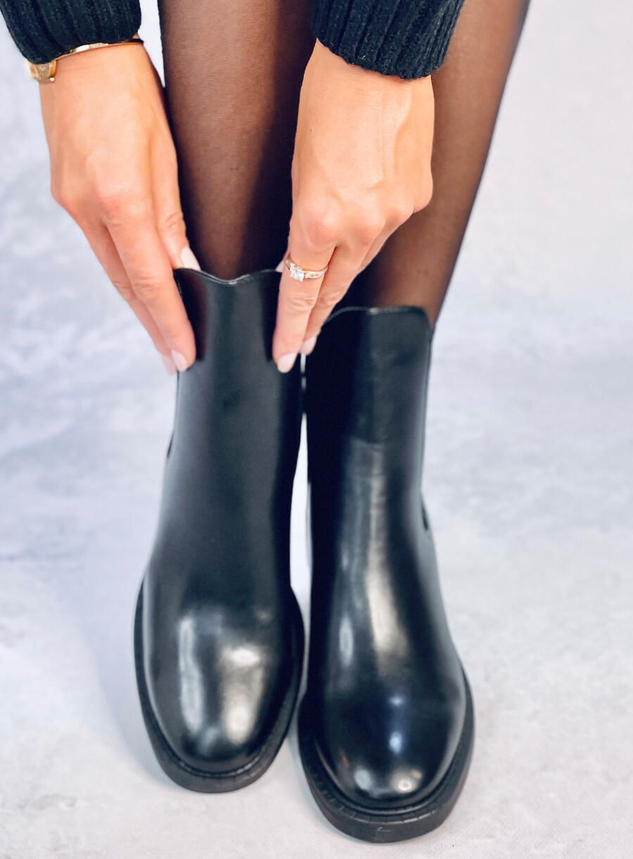 Černé dámské kotníkové kozačky Emma