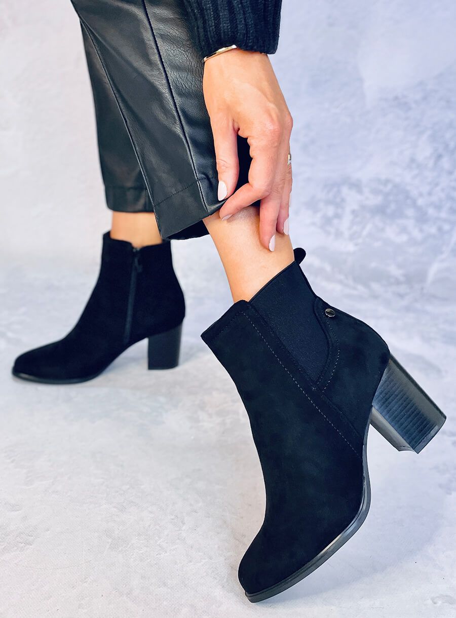 Černé klasické kotníkové kozačky