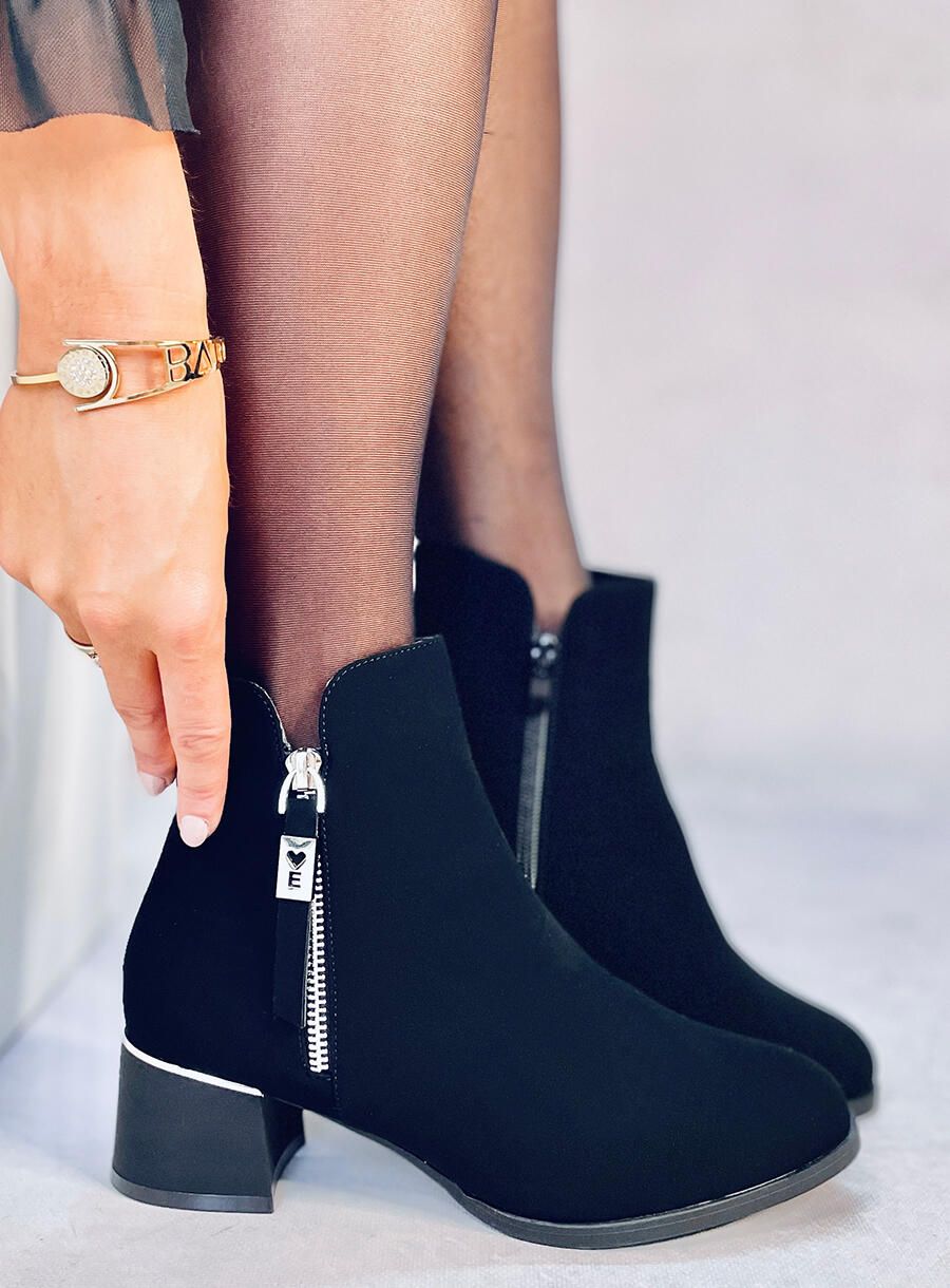 Kozačky na nízkém podpatku černé