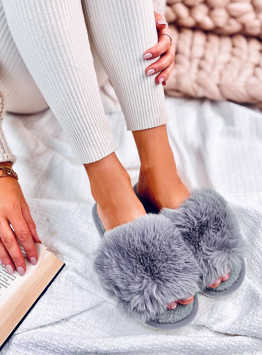 Šedé kožešinové pantofle