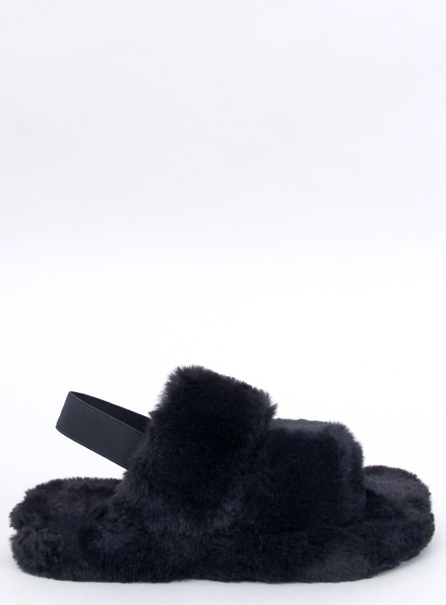 Černé pantofle s gumkou